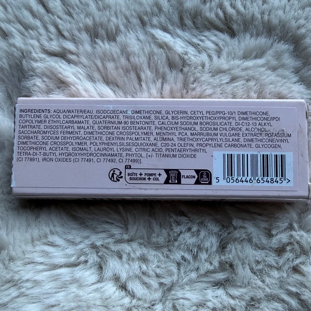 Charlotte Tilbury Airbrush Flawless Foundation – Shade 6 Neutral